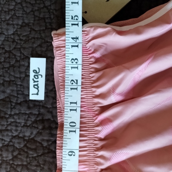 Women's Nike Tempo Swoosh Print Running Short - NWTs - Picture 5 of 10